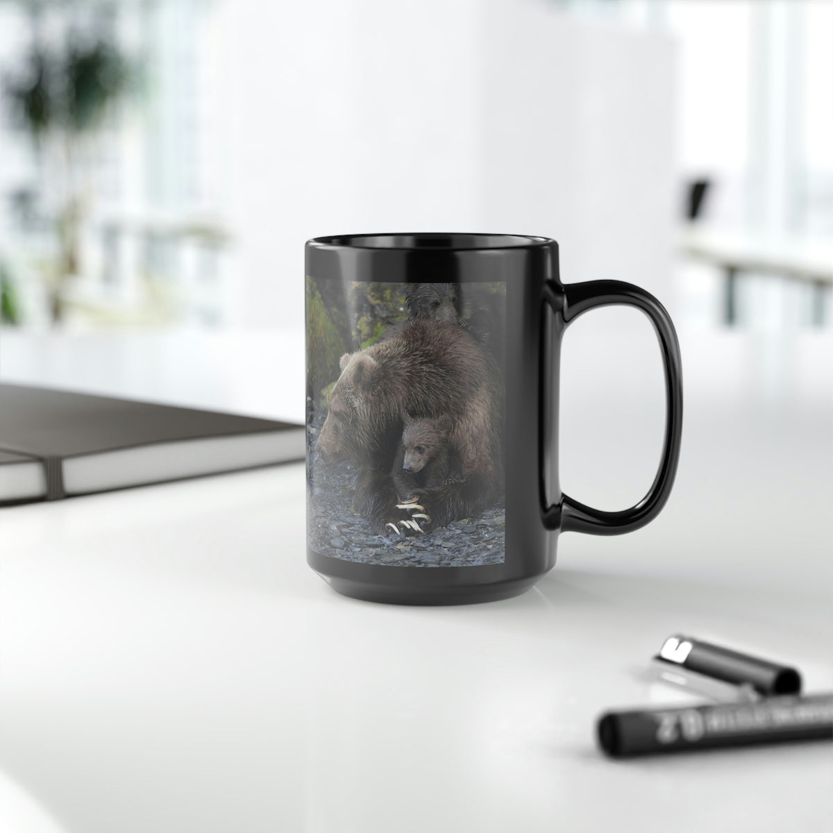 Embracing Sow Mirrored Black Mug, 15oz